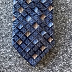 Kenneth Cole New York silk handmade tie
